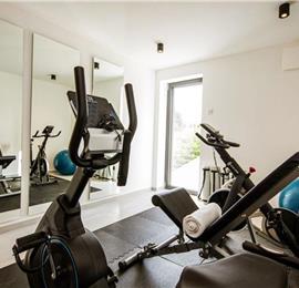 5-Bedroom Luxury Sea-View Villa with Infinity Pool near Dubrovnik – Sleeps 10